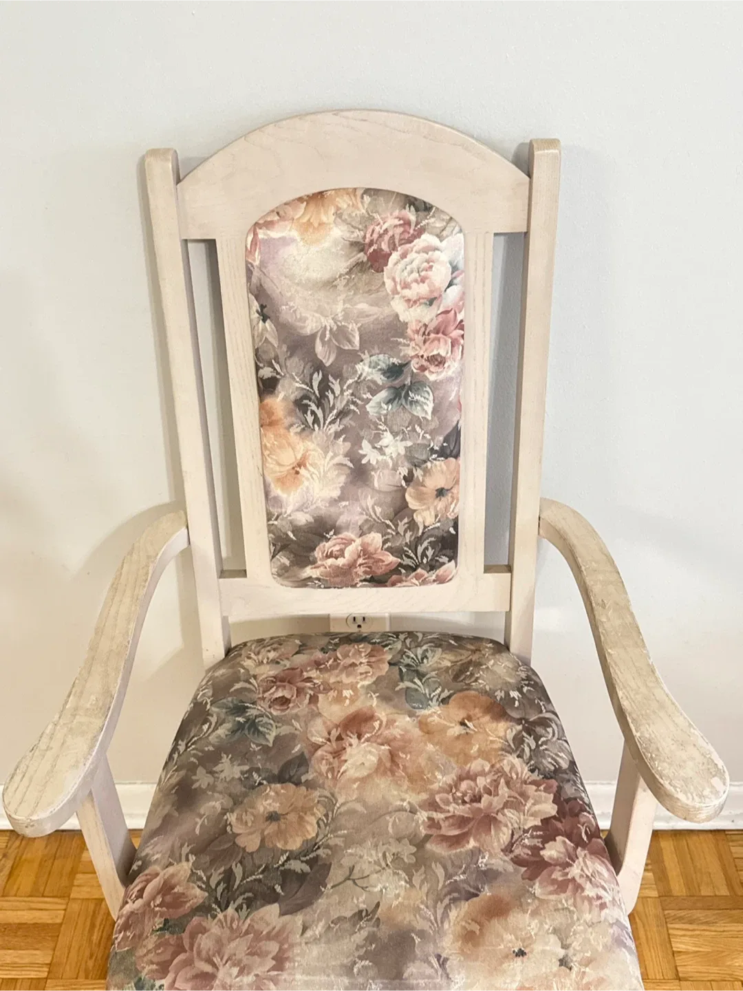 MOVING OUT SALE!! Floral Armchair - Vintage Style thumbnail