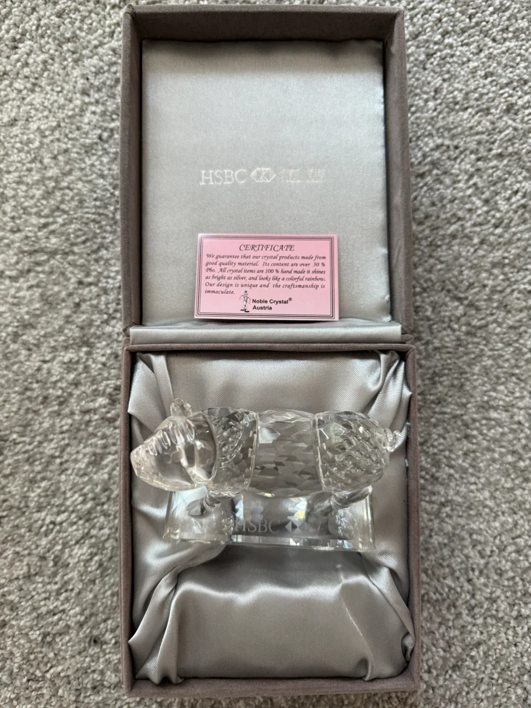 HSBC crystals X 3 image indicator(2)