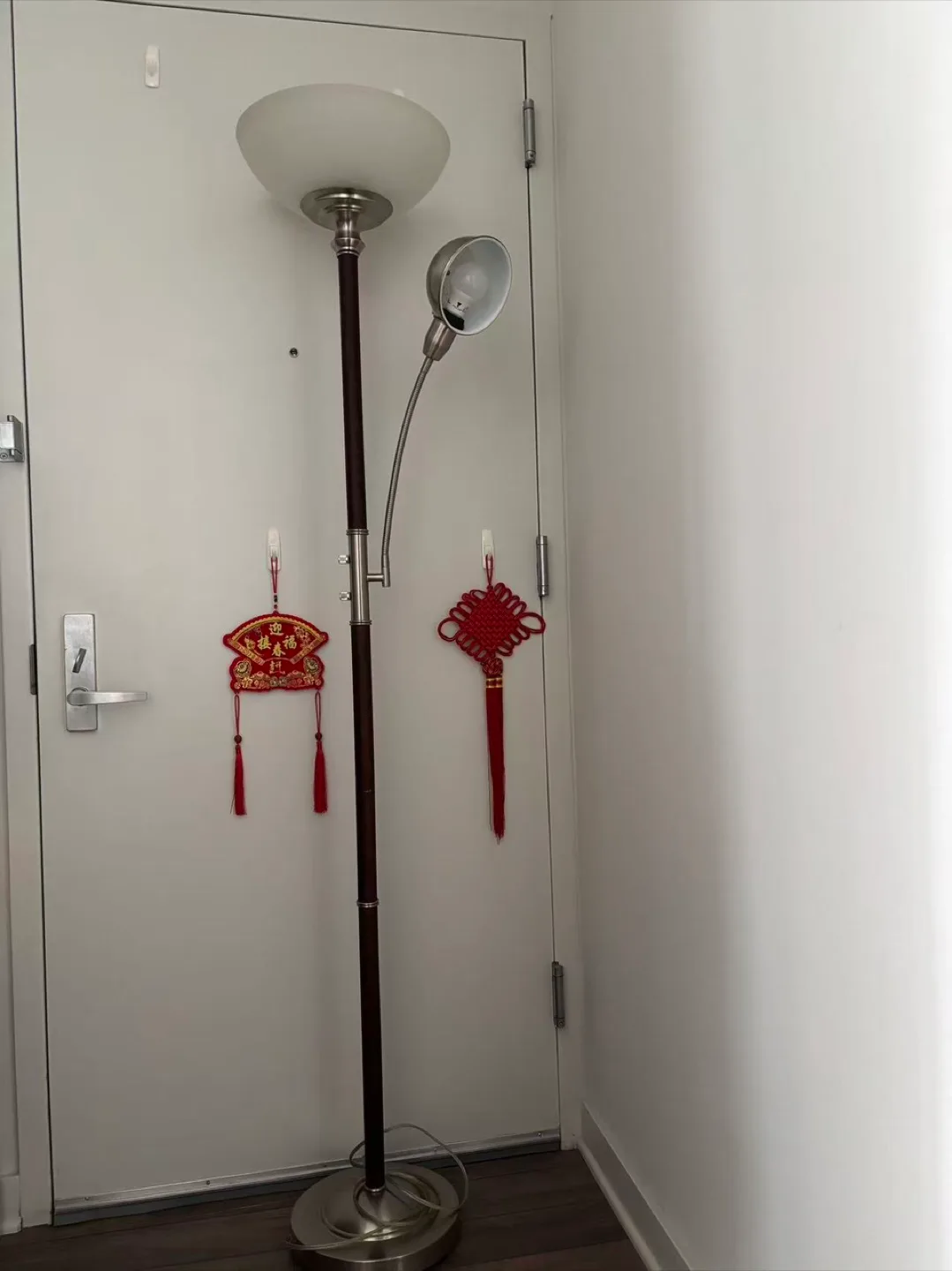 Mainstays Floor Lamp with Reading Light image indicator(2)