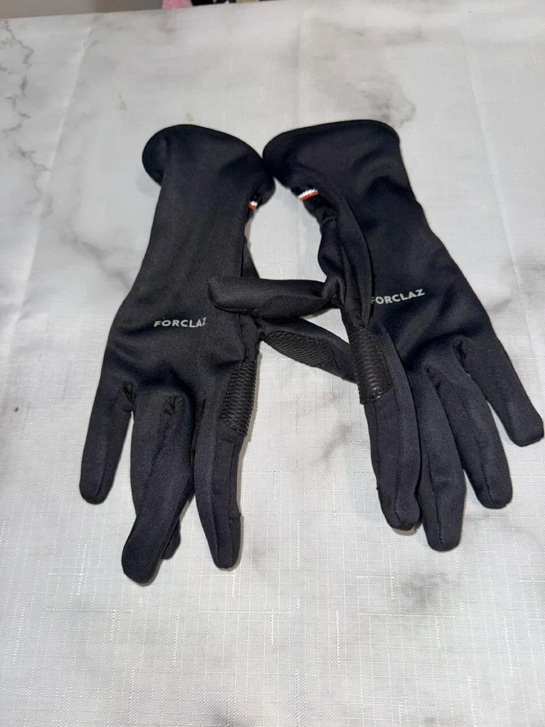 MOVING OUT SALE !! Forclaz Black Gloves thumbnail