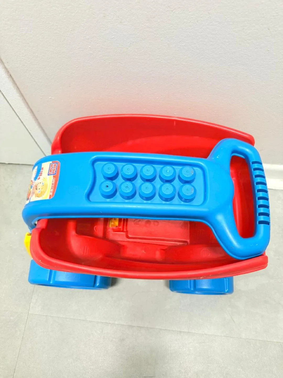 MOVING OUT SALE!! Mega Bloks Wagon Toy thumbnail