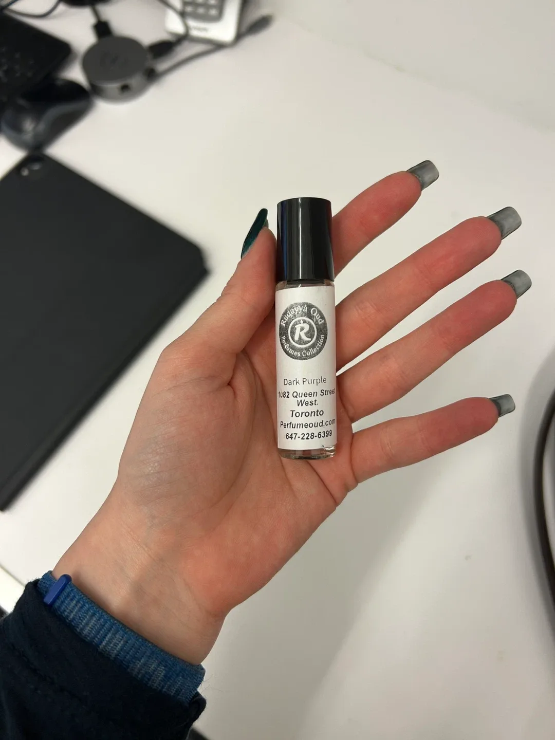 Perfumes Roll-On - Dark Purple thumbnail