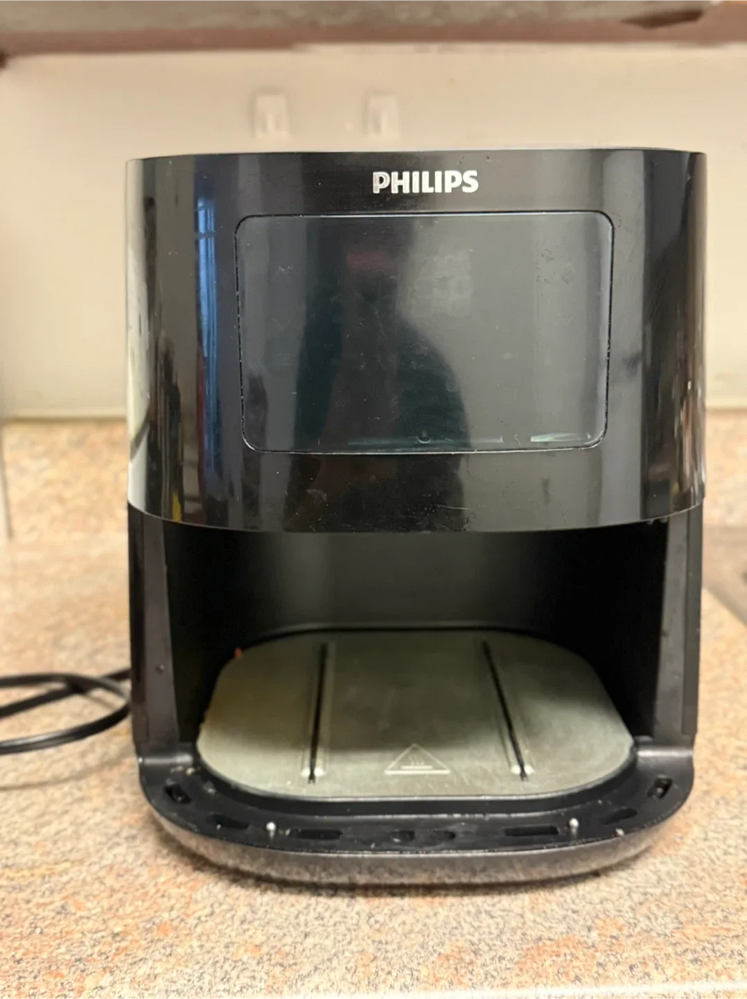 MOVING OUT SALE!!  Philips Air Fryer - Black thumbnail