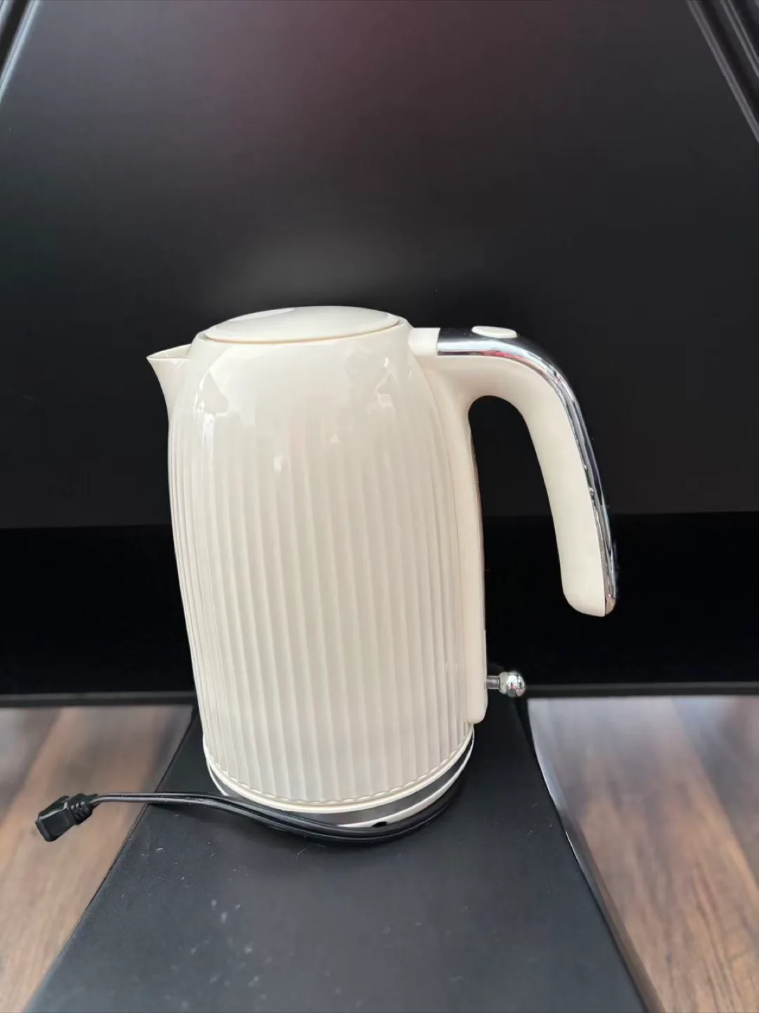 Longdeem Electric Kettle - White image indicator(3)