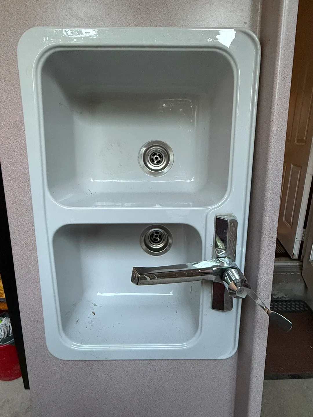 Double Basin Sink image indicator(2)