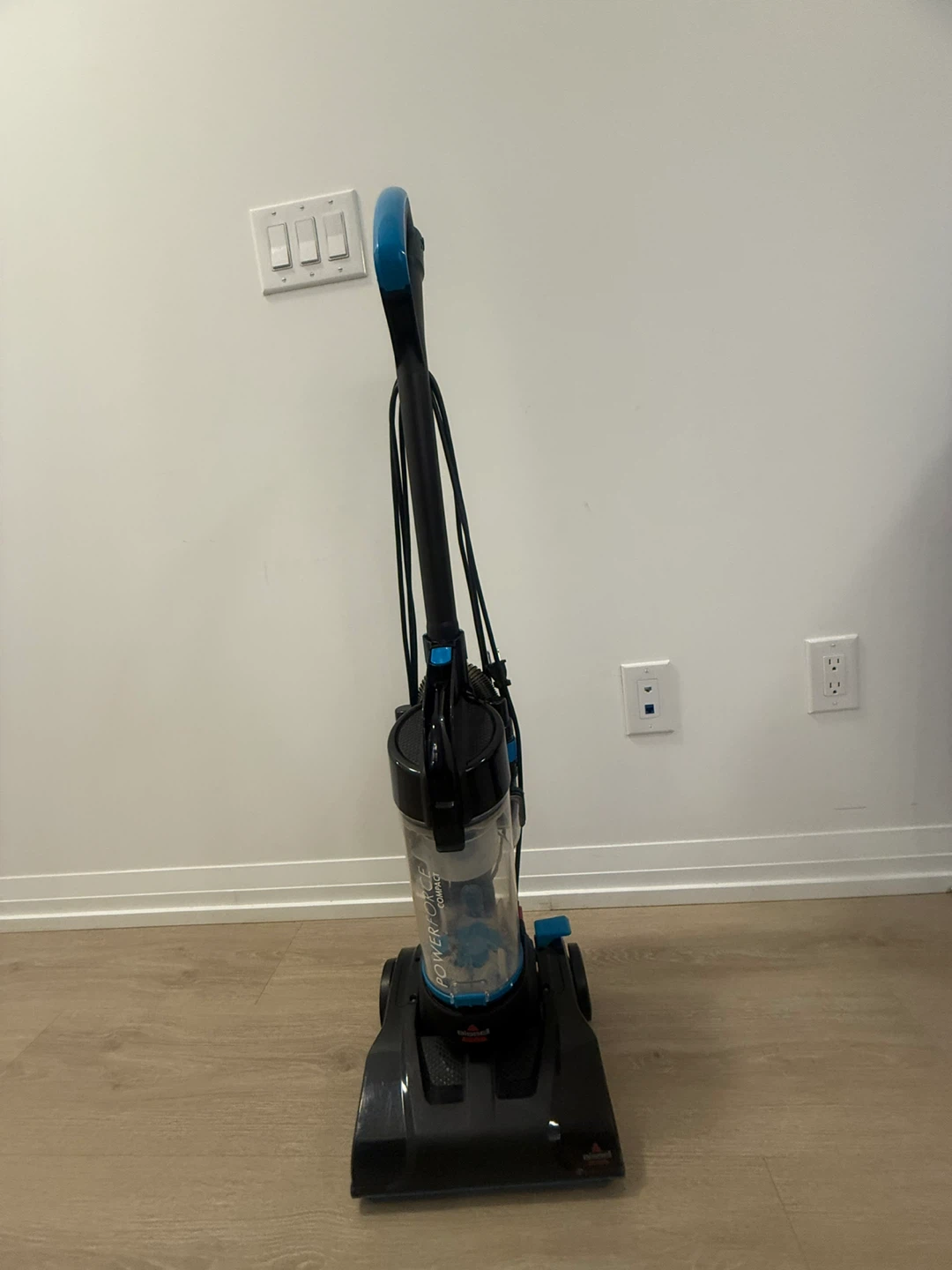 Bissell PowerForce® Compact Bagless Upright Vacuum Cleaner - photo 2