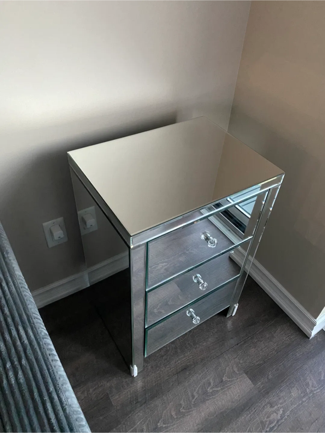 Mirrored 3-Drawer Nightstand image indicator(5)