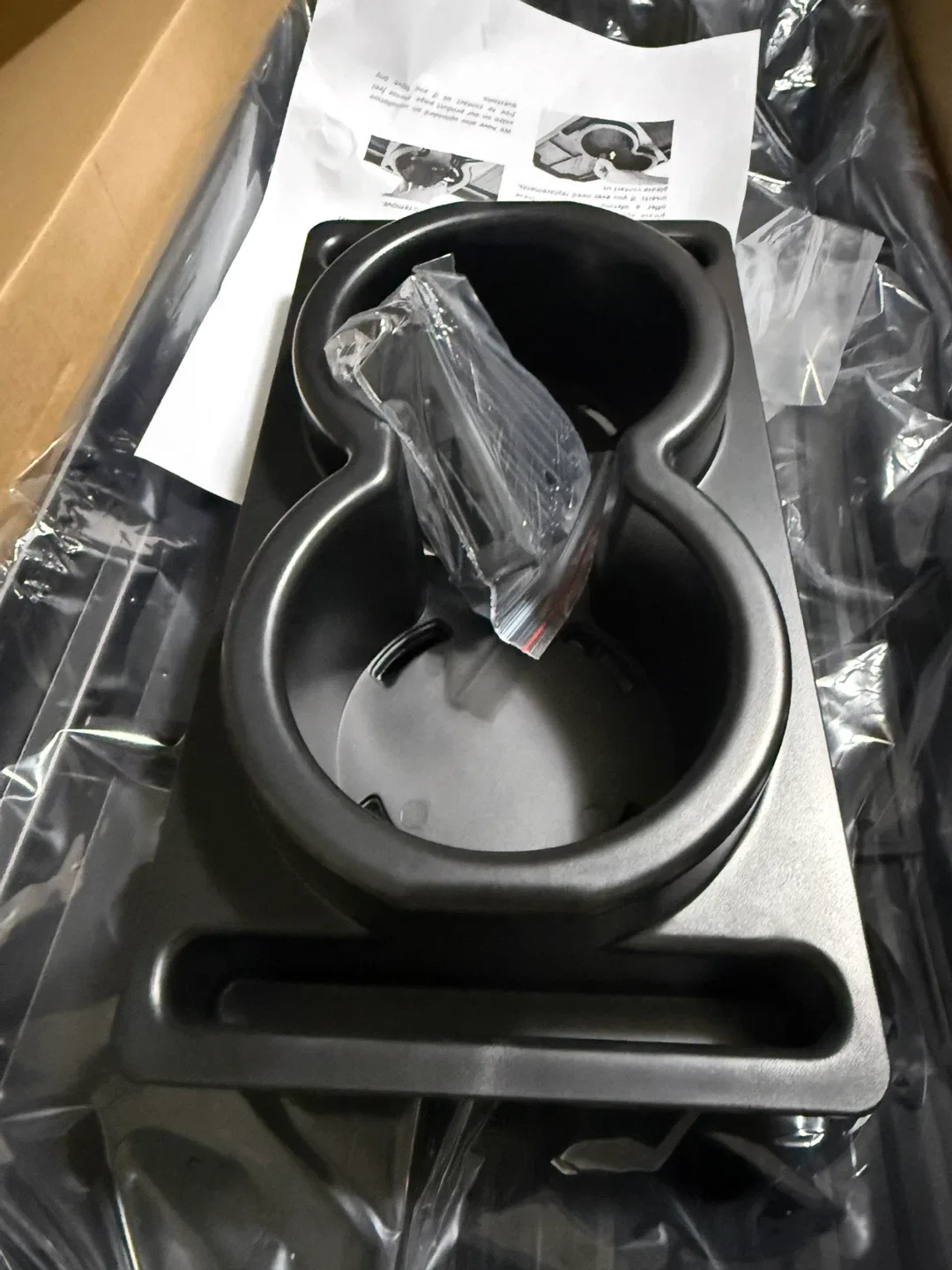 2024-2025 Tesla Cybertruck Front Centre Lower Console Organizer image indicator(4)