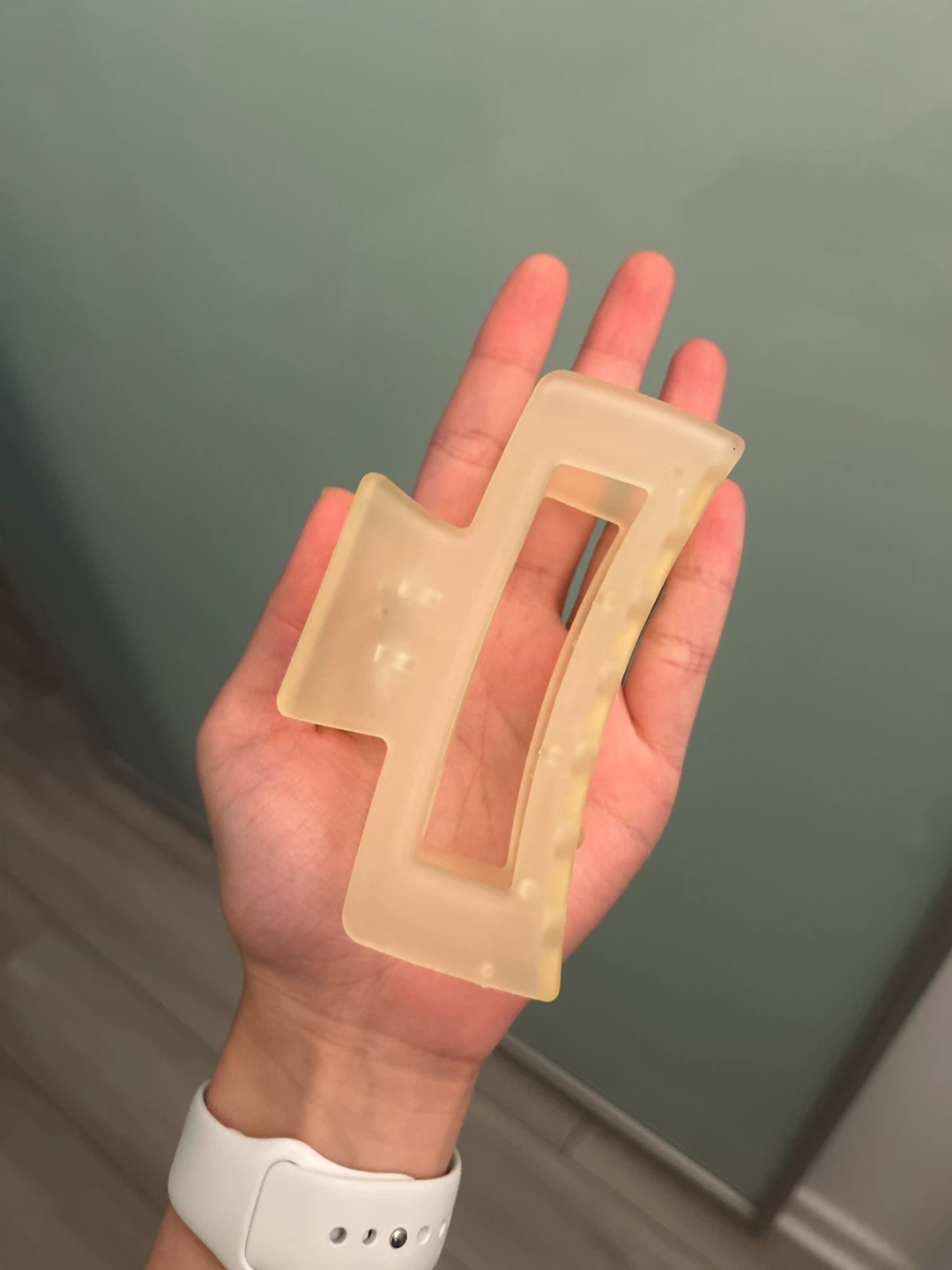 Hair Claw Clip - Light Yellow