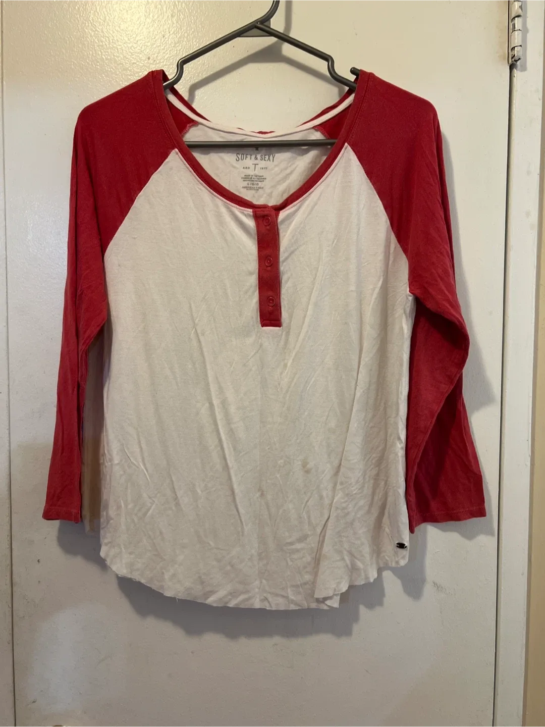 American Eagle Outfitters Red/White Raglan - Large thumbnail