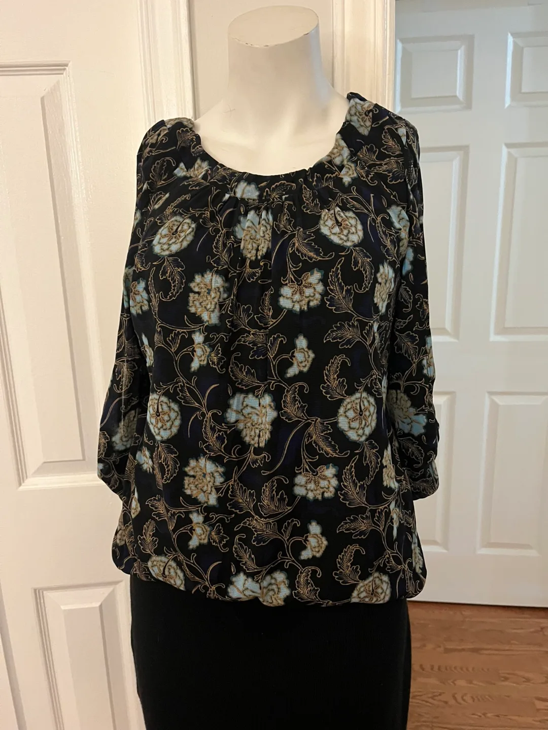 George Floral Blouse - Size M image indicator(4)