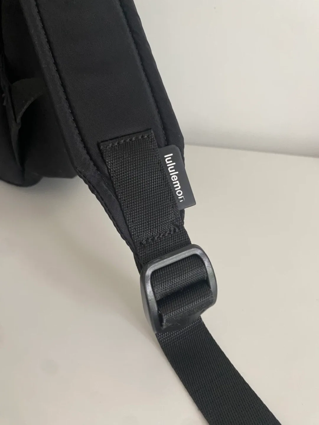 Lululemon Black Everywhere Backpack image indicator(5)