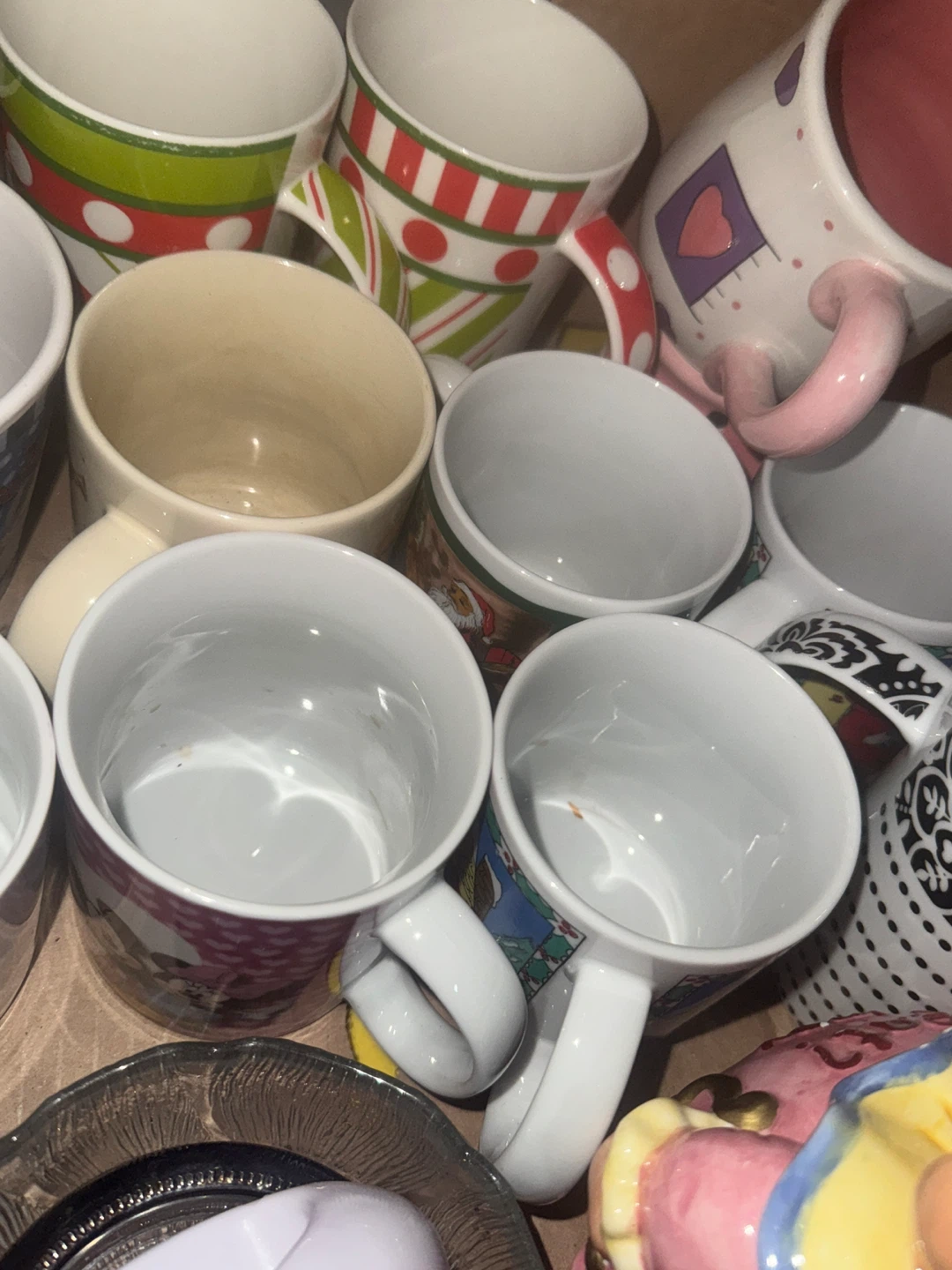 Mixed Mugs and Decorative Items - photo 3
