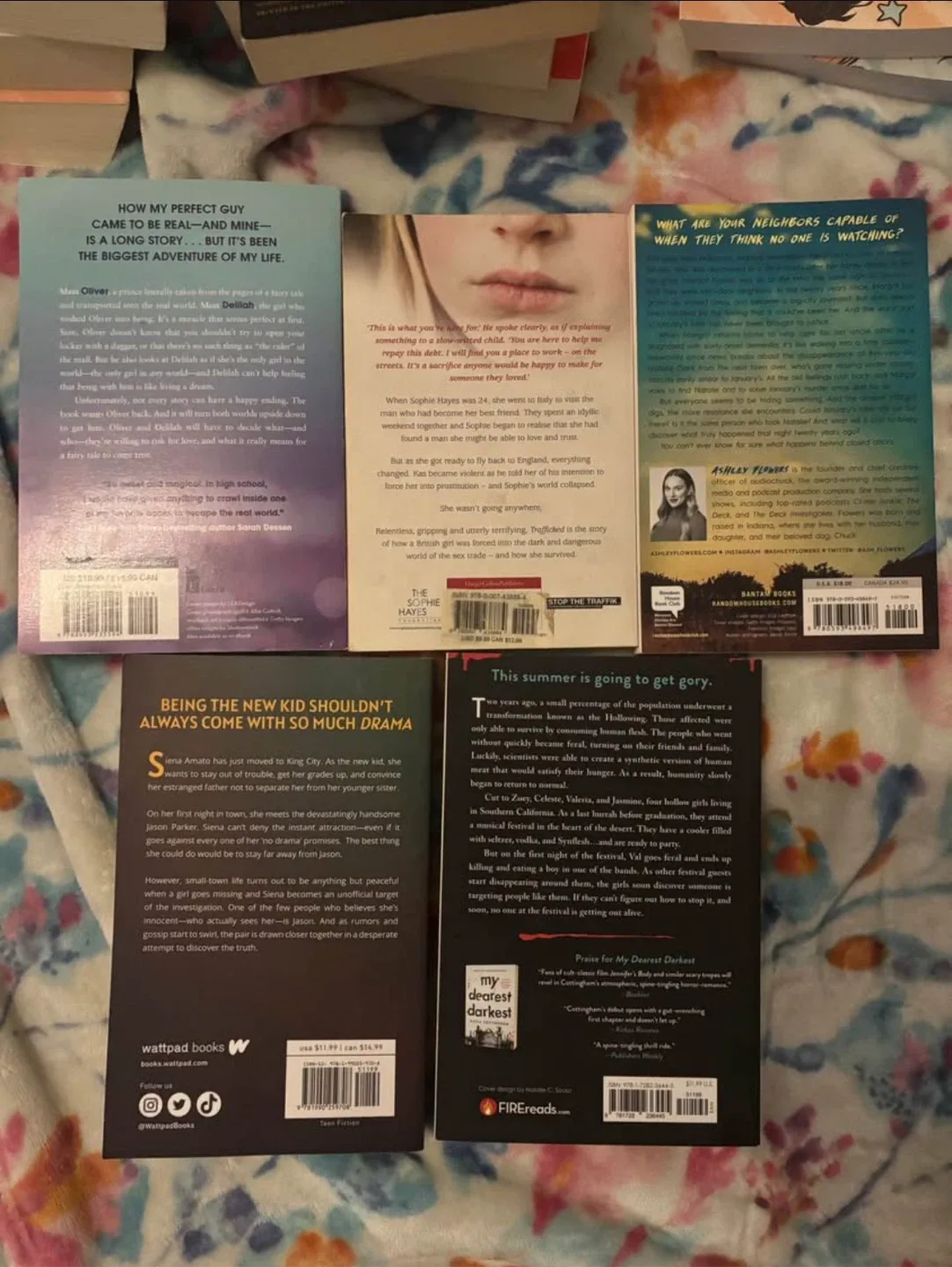 5 Assorted Fiction Books image indicator(2)