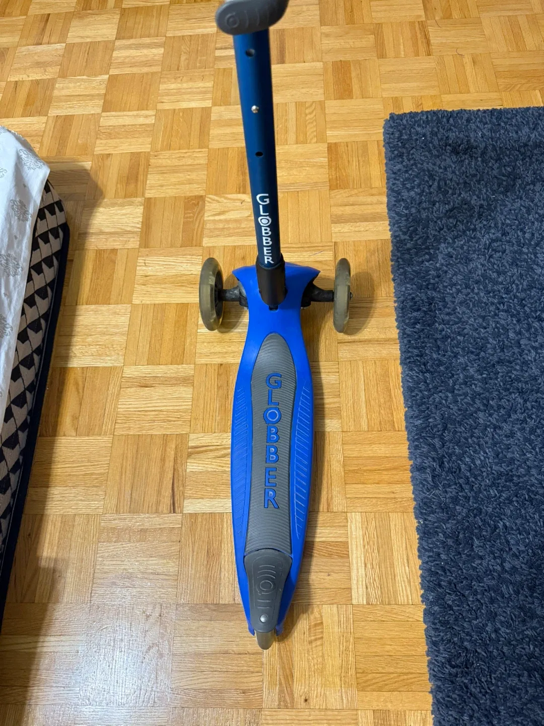 MOVING OUT SALE !! Globber 3-Wheel Scooter - Blue thumbnail