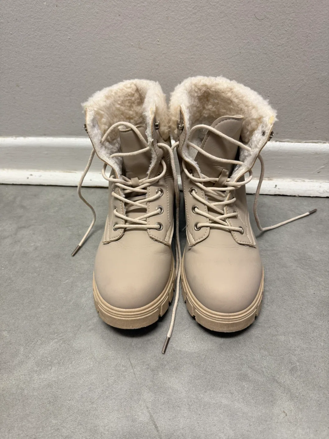 MOVING OUT SALE !! Beige Winter Boots with Faux Fur Trim thumbnail