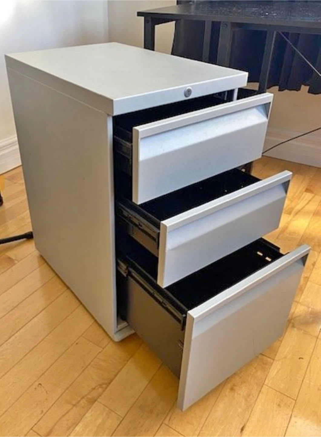 Grey Metal Filing Cabinet - 3 Drawers - photo 2