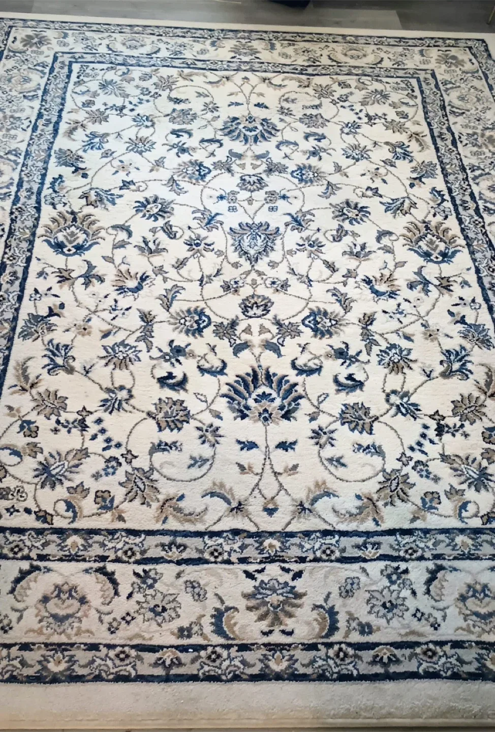 Floral Patterned Rugs thumbnail