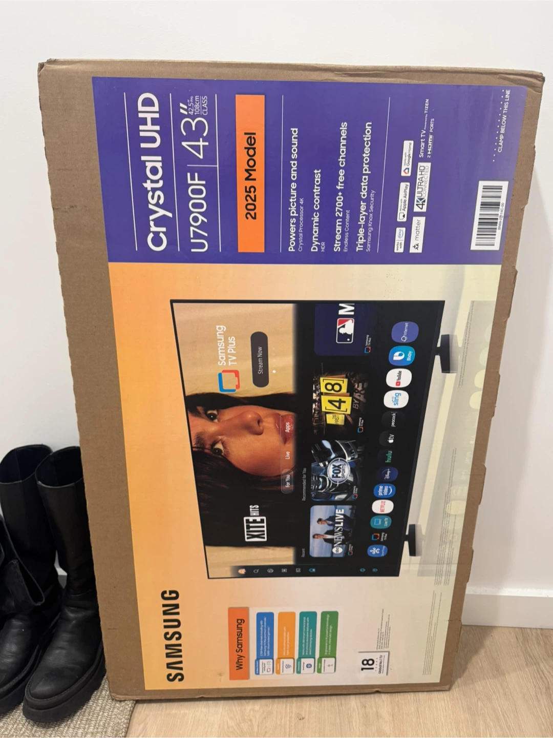 Samsung 43" Crystal UHD U7900F TV - Like New!