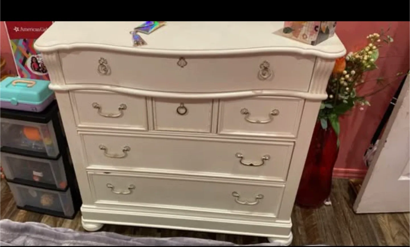 Lexington Home Brands Dresser image indicator(3)