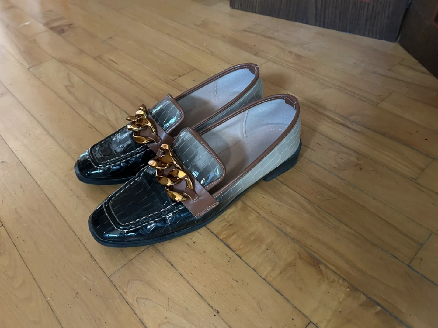 Size 10 Black & Beige Chain Loafers thumbnail