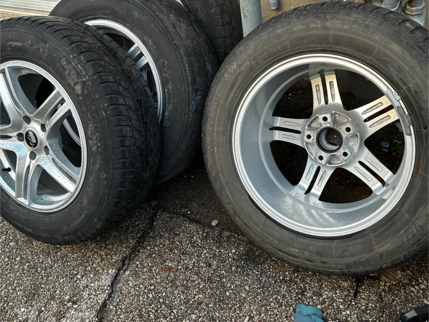 Set of 17 inch Aluminum wheels 17” RIMS image indicator(8)