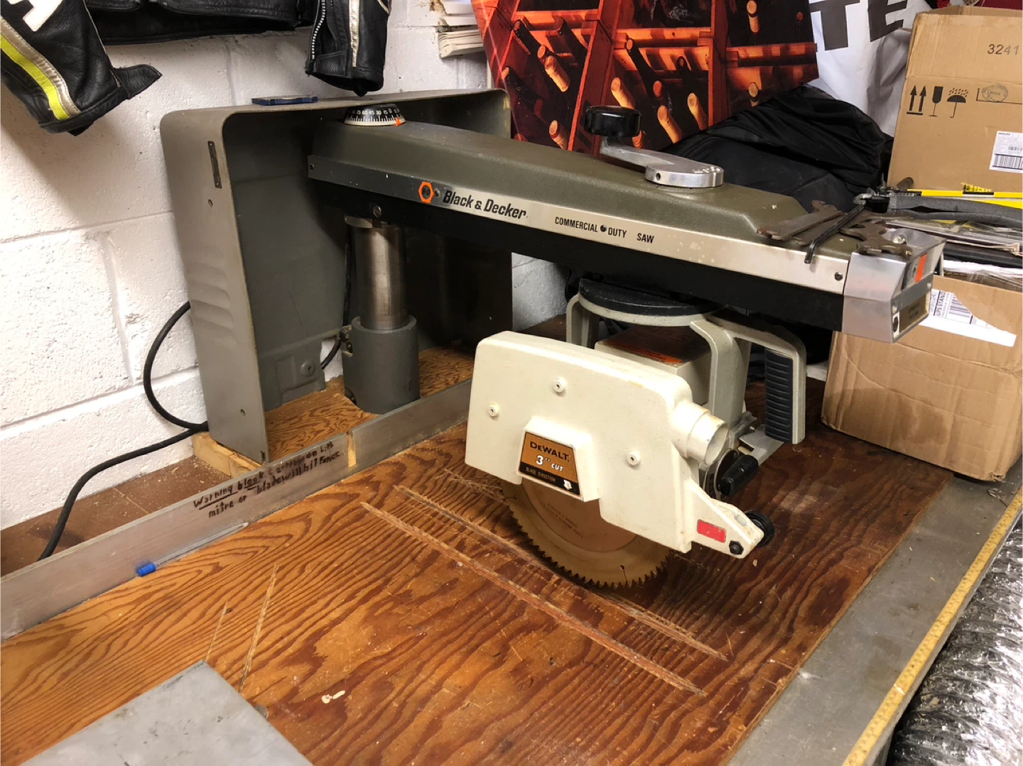 Black & Decker Commercial Duty Radial Arm Saw