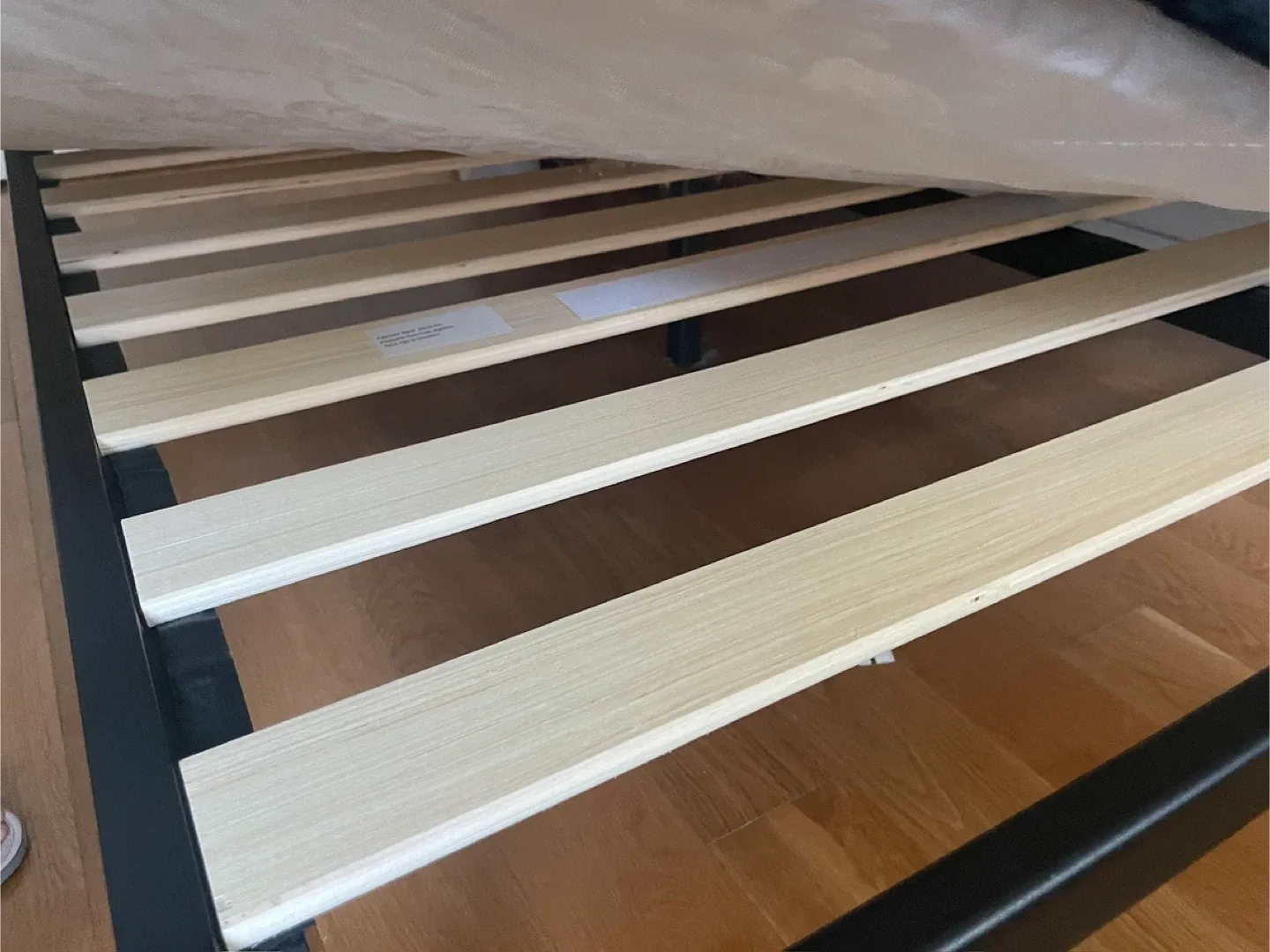 Queen bed frame image indicator(3)