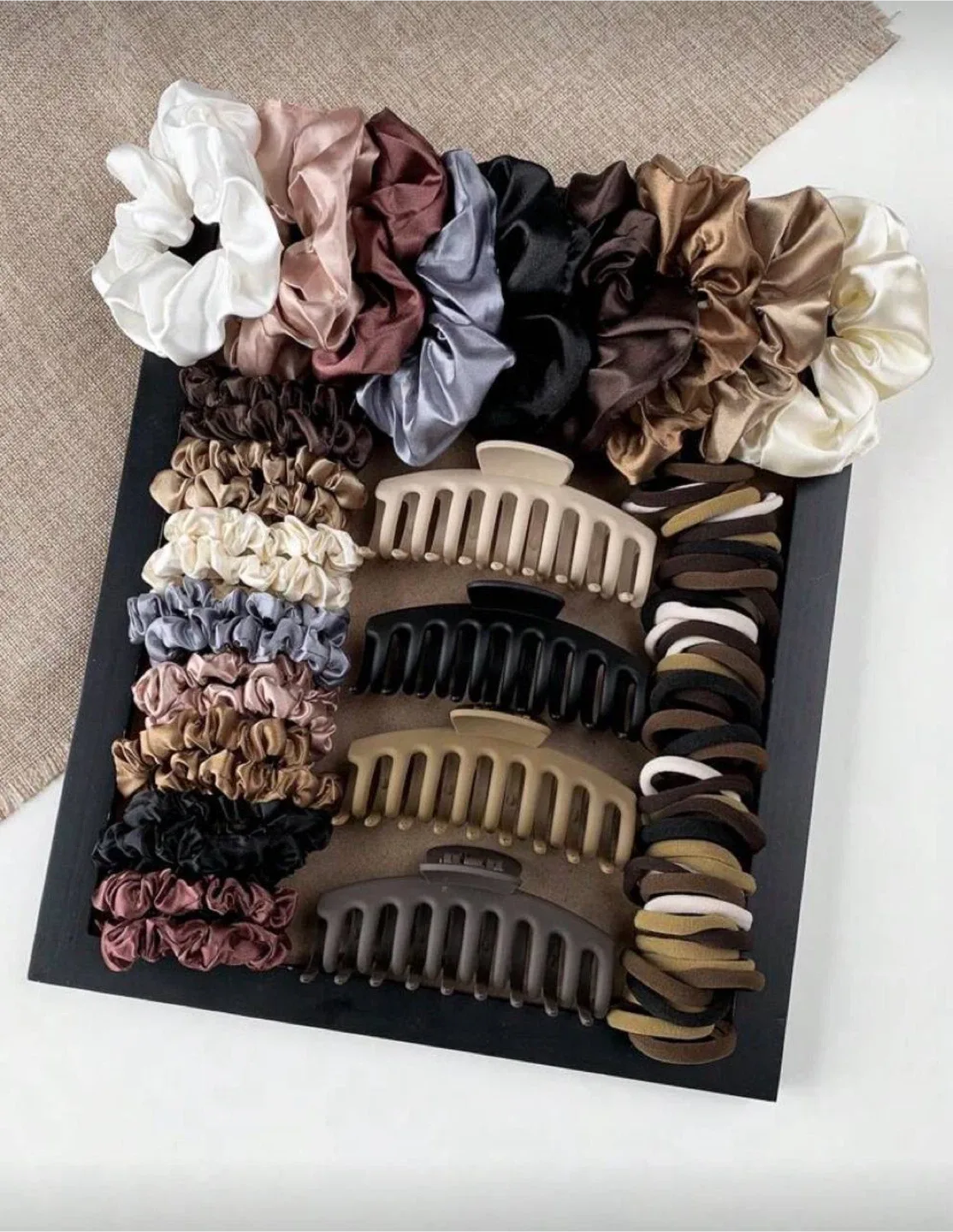 79pcs Hair Accessories Set – Scrunchies, Claw Clips & Elastics thumbnail