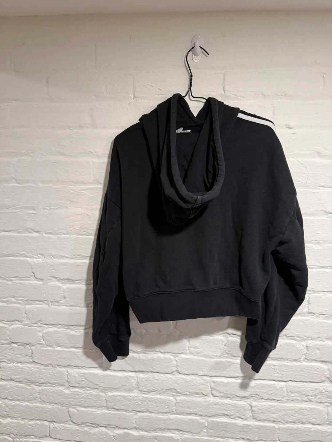 Adidas Black Hoodie - Size M (crop) image indicator(2)