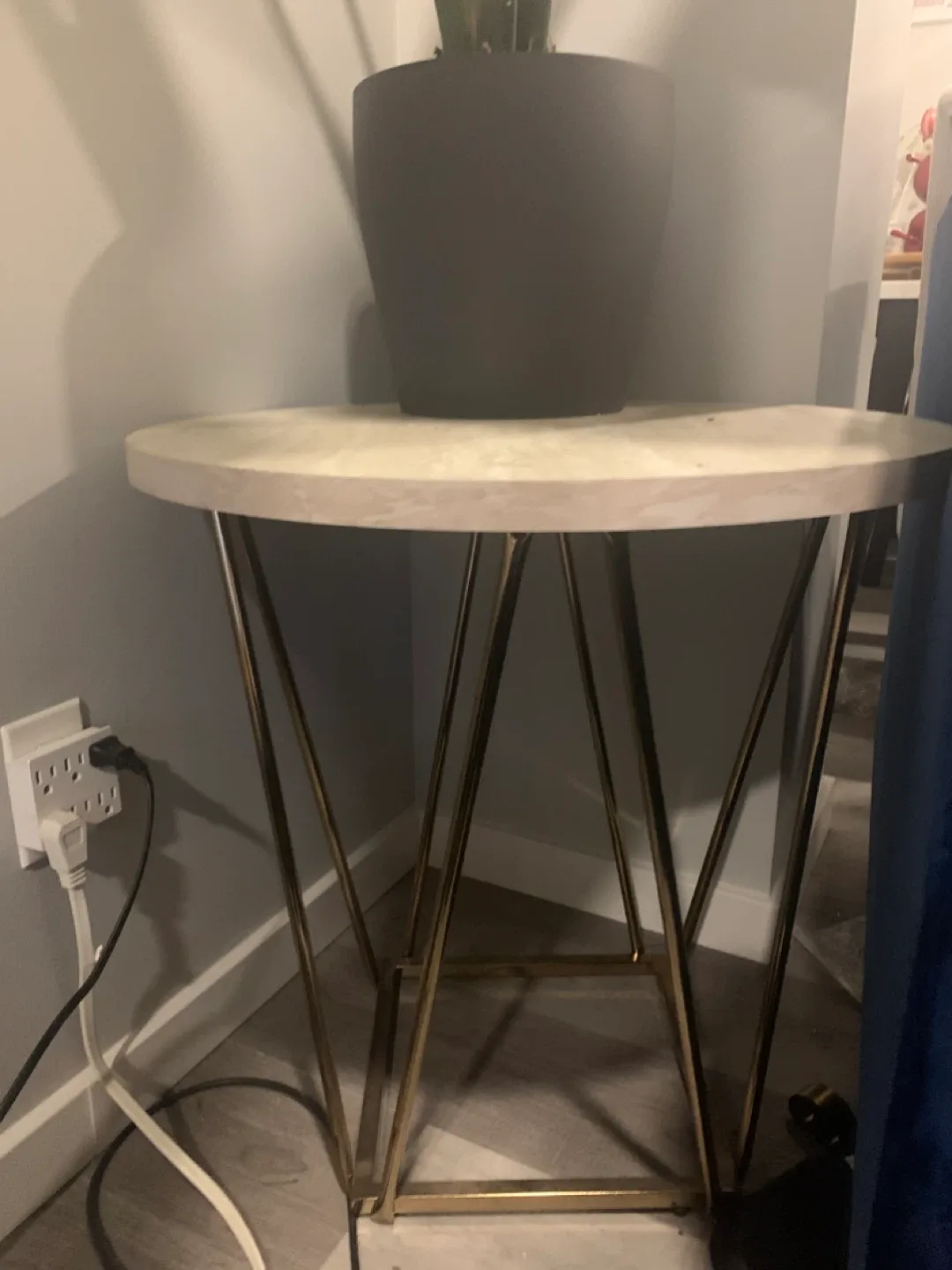 Two Round Side + One Oval Tables with Gold Legs image indicator(2)