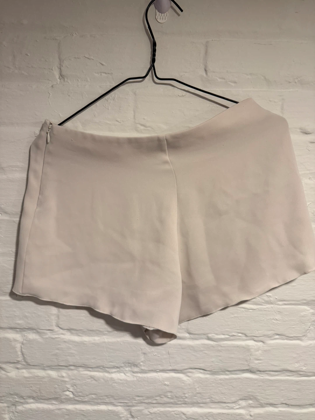 Babaton Cream Shorts - Size 4 - photo 2