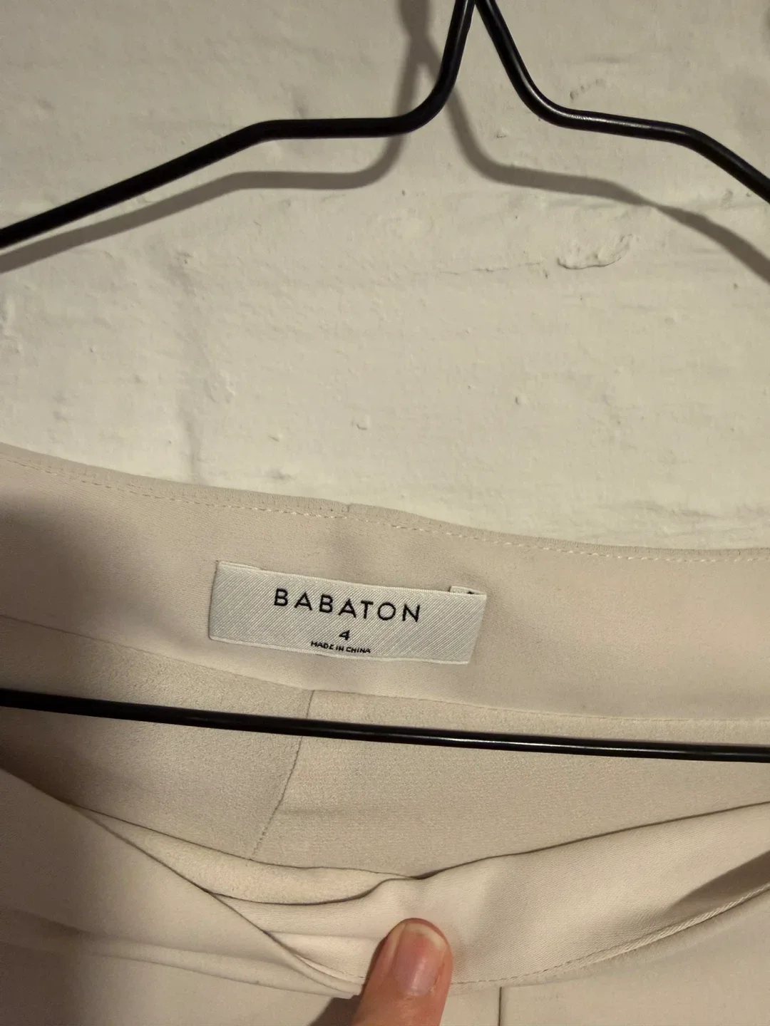 Babaton Cream Shorts - Size 4 image indicator(3)