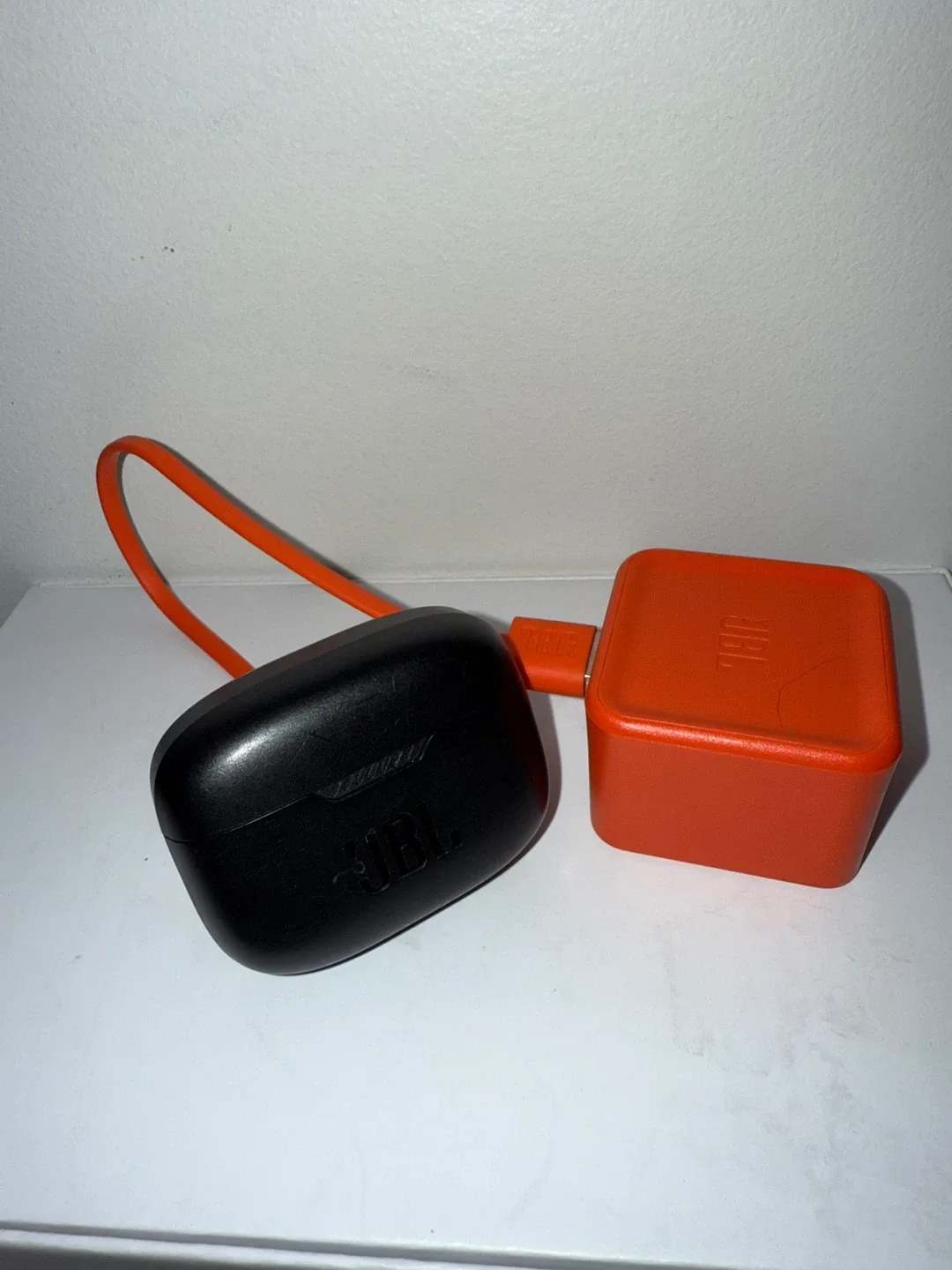 JBL Tune 230NC TWS Wireless Earbuds image indicator(4)