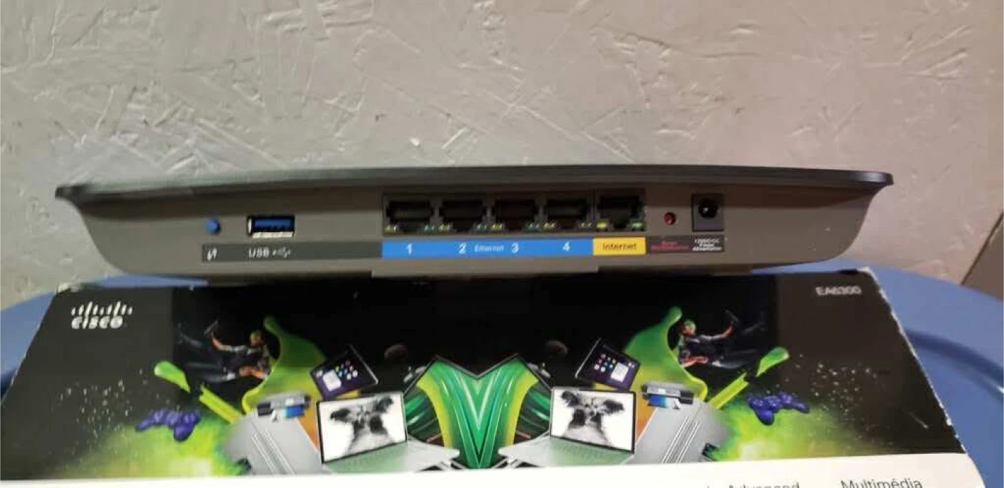 Linksys EA6350 Dual-Band WiFi Router - photo 2
