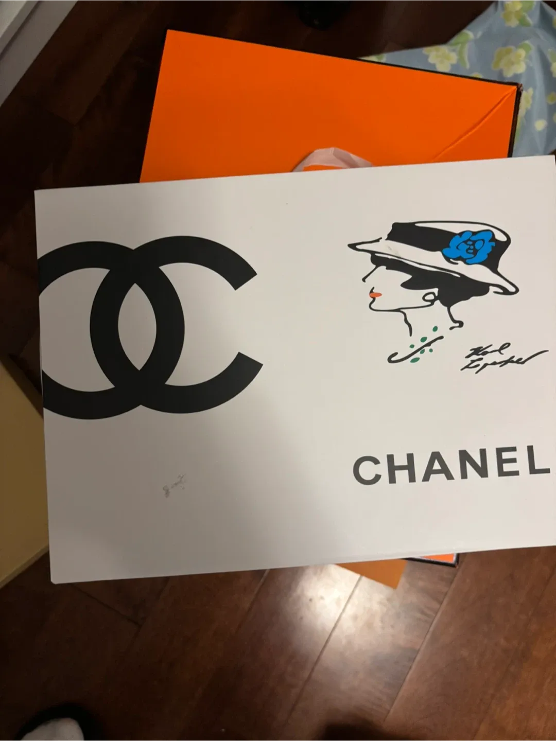 Designer Brand Boxes: Louis Vuitton, Dior, Hermes, Burberry image indicator(6)