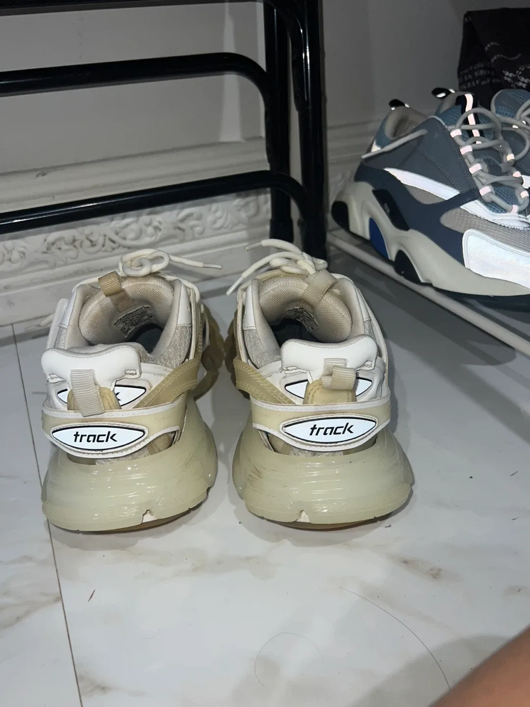 Balenciaga Track No led image indicator(3)