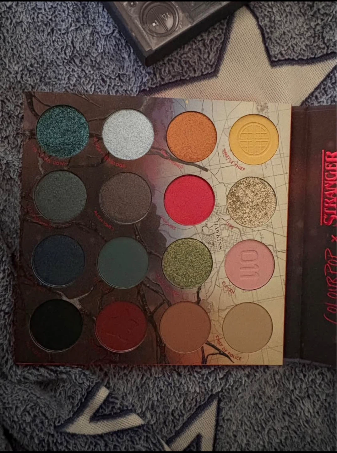 ColourPop x Stranger Things Eyeshadow Palette - photo 3