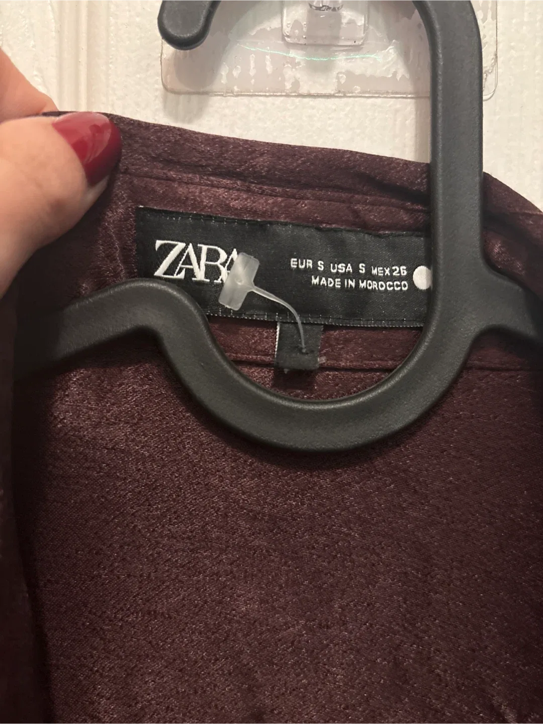 Zara Burgundy Button-Up Shirt - Size Small image indicator(3)