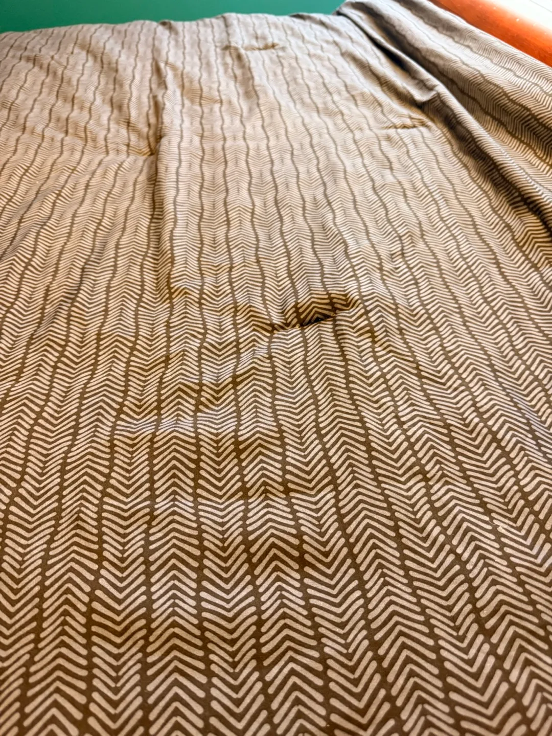 Dansk Queen size comforter with decorative pillows image indicator(4)