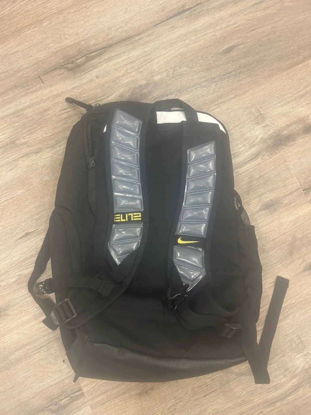 Nike Elite Backpack - Black & Gold image indicator(2)