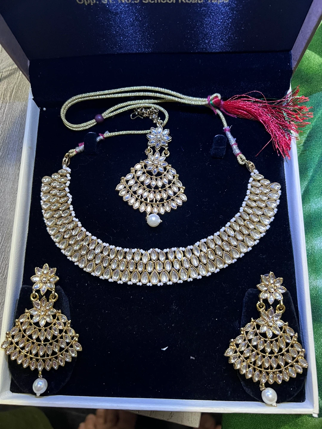 Kundan Jewellery Set - Necklace & Earrings