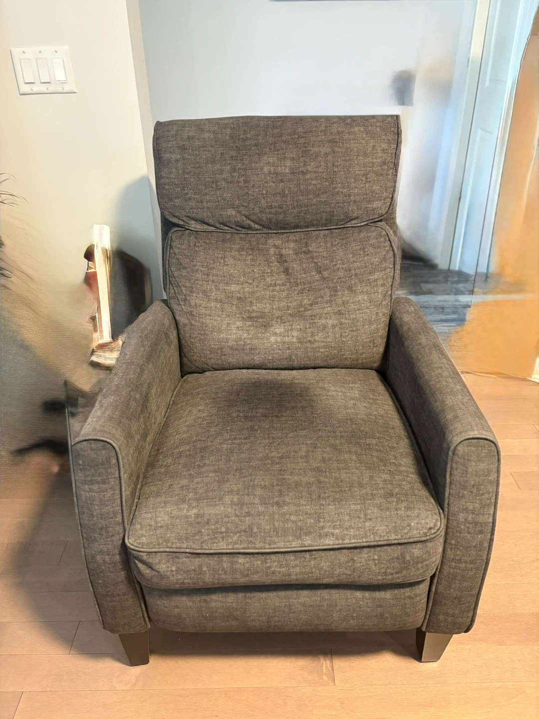 Comfortable Grey Recliner Chair - photo 3