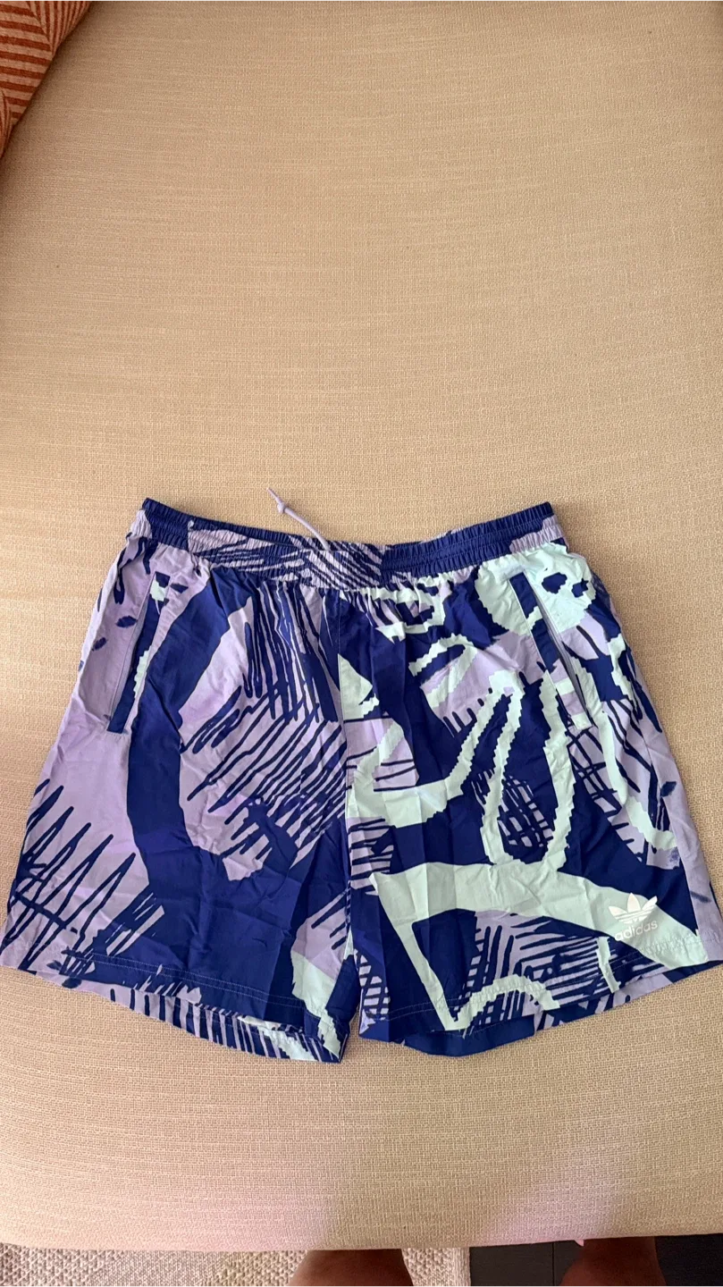 Adidas Printed Shorts, Size XL thumbnail