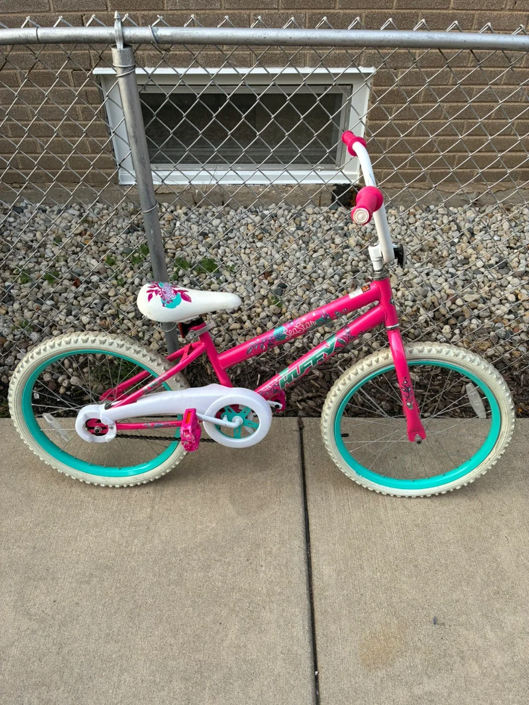 Huffy Girls' Bike - Pink & White thumbnail