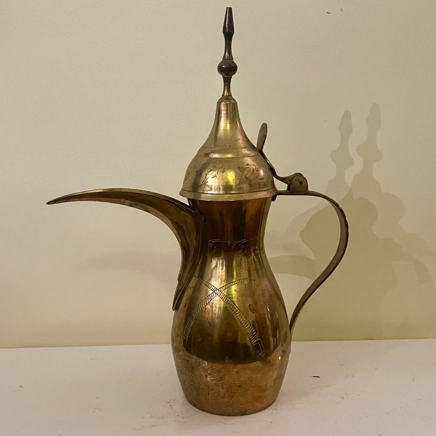 Vintage Brass Dallah Teapot image indicator(4)