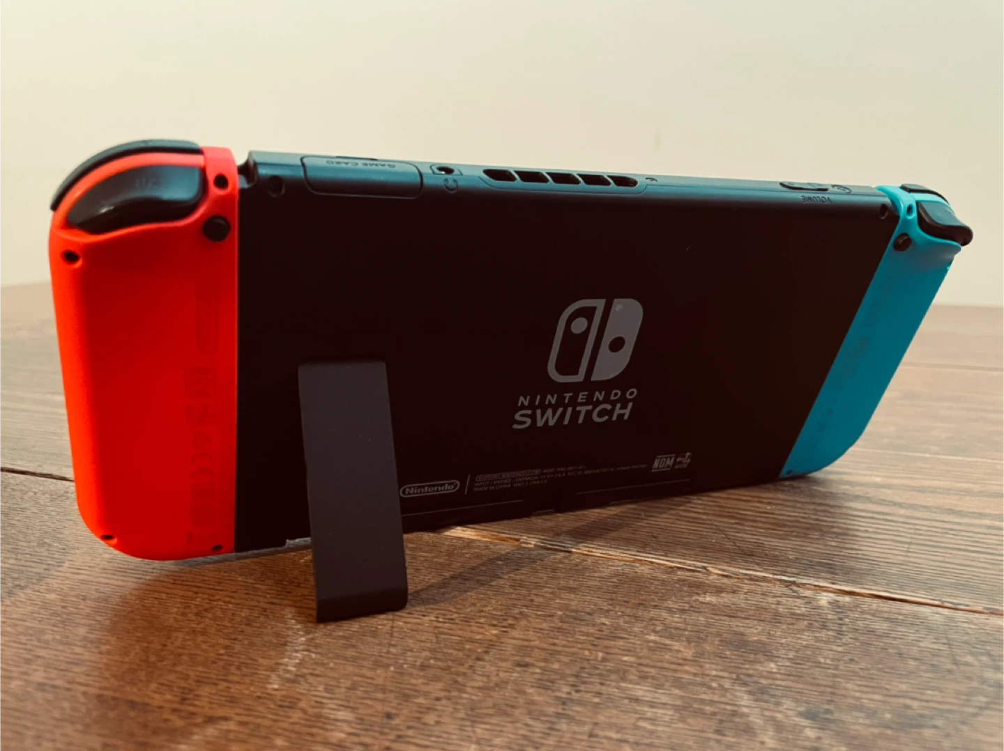 Nintendo Switch with Joy-Cons, GameCube Controller & Case - photo 4