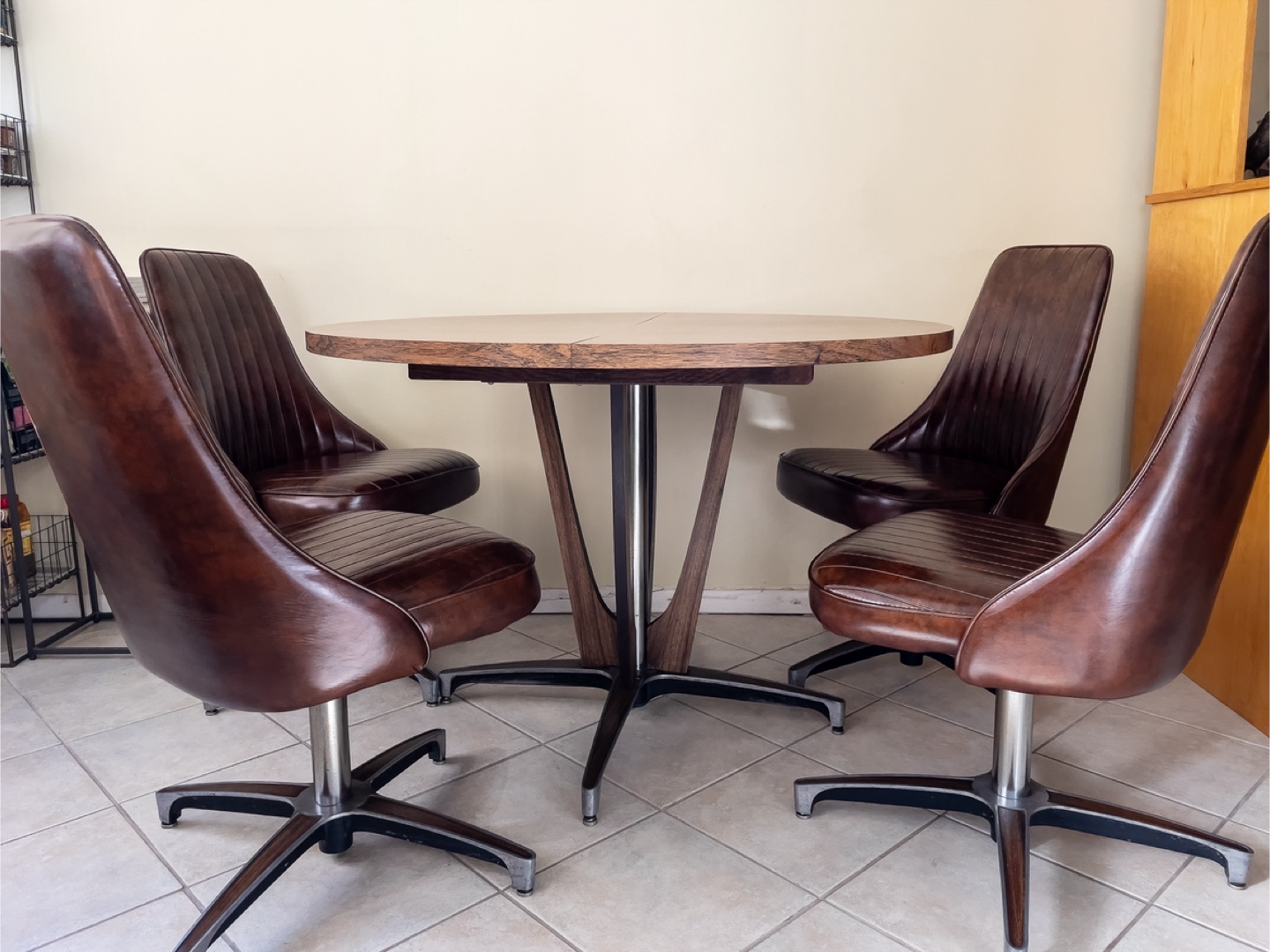 1975 Chromcraft Dinette Set - photo 2