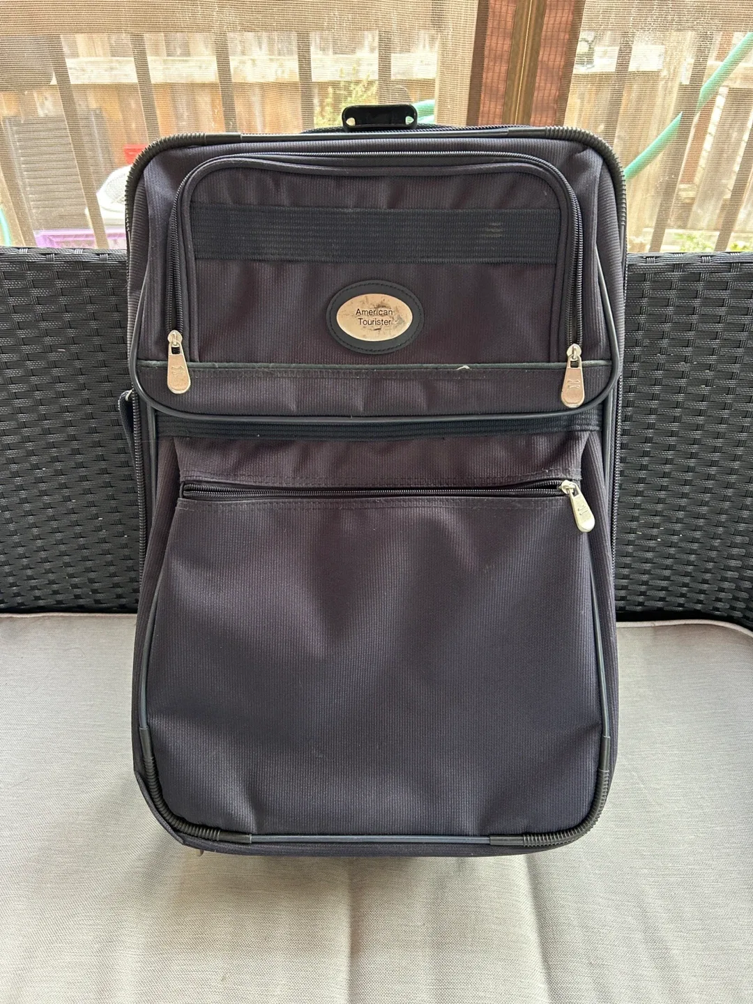 American Tourister 2-Piece Luggage Set image indicator(4)