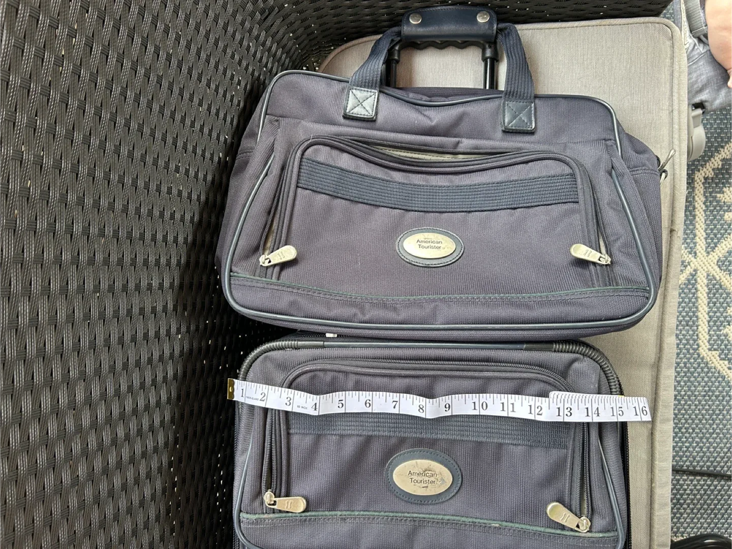 American Tourister 2-Piece Luggage Set image indicator(3)